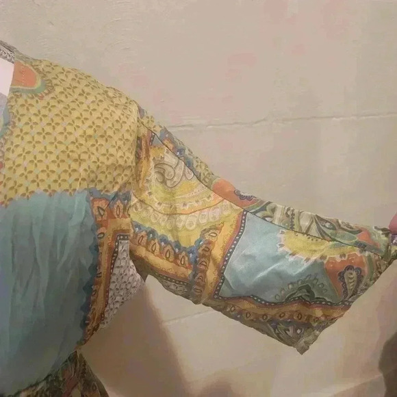 One West New York Colorful Blouse Size Medium Deep V Kimono Sleeve 100% SILK - Picture 6 of 8